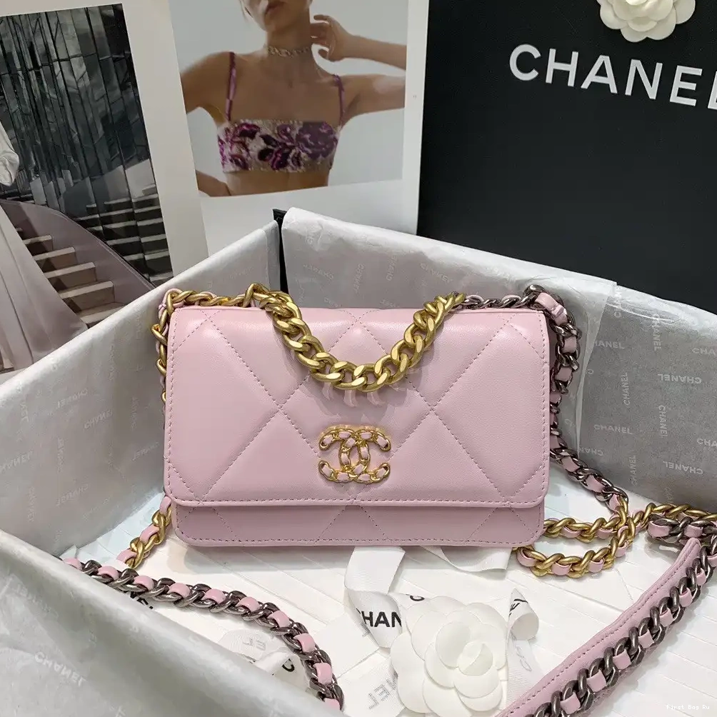 Firstbag Ru CHAIN ON WALLET CHANEL19 0605